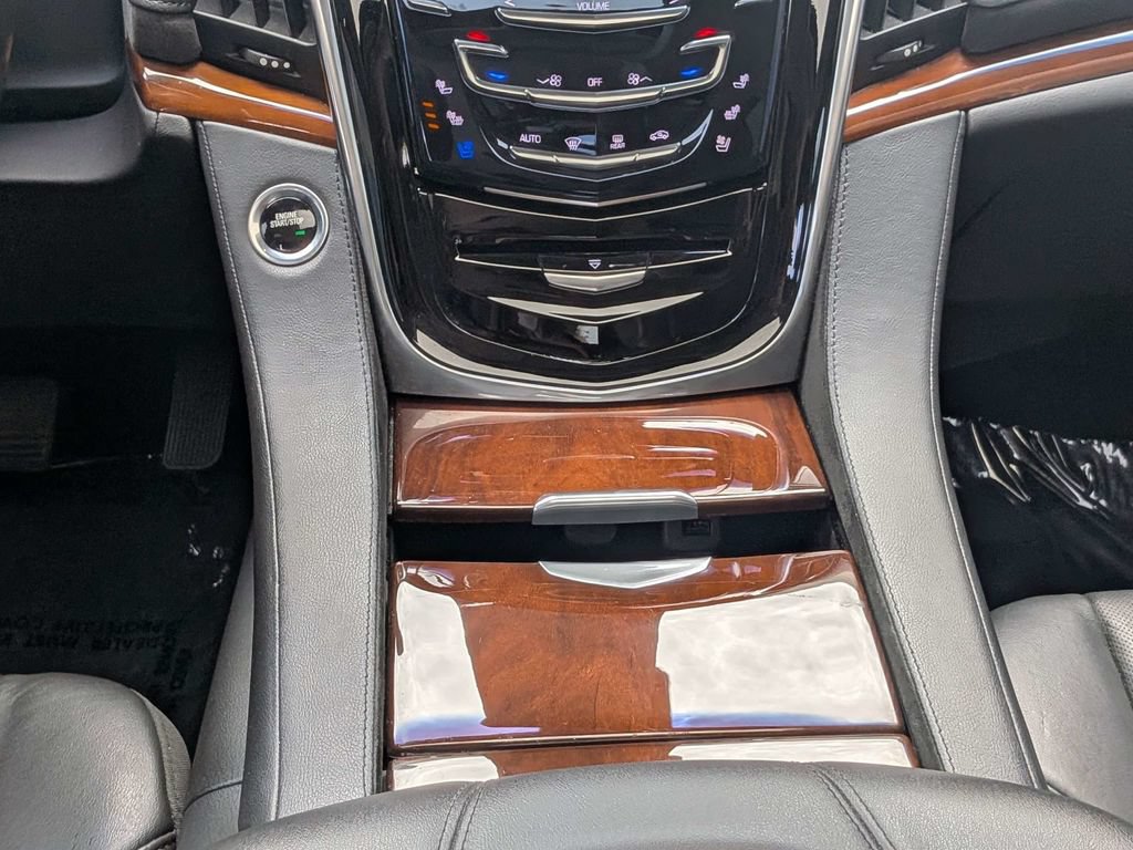 Used 2019 Cadillac Escalade Premium Luxury RWD image 21