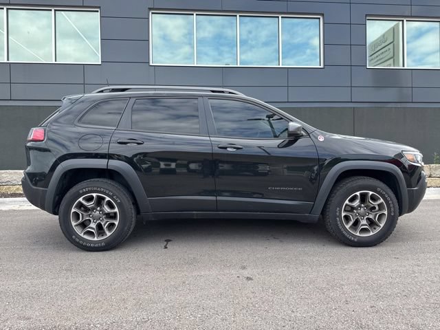 Used 2021 Jeep Cherokee Trailhawk w/ Trailer Tow Group AWD/4WD image 2