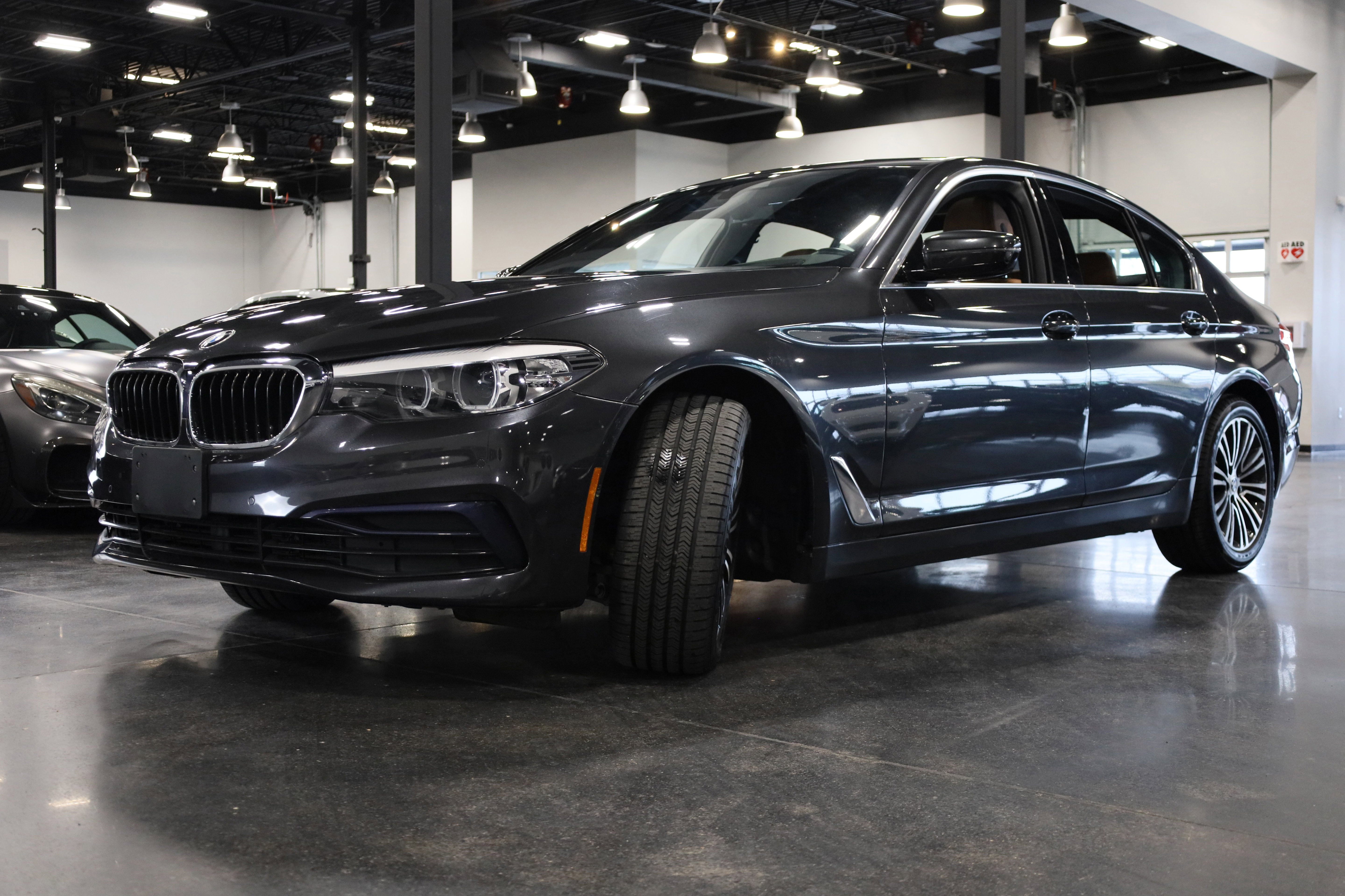 Used 2019 BMW 540i xDrive w/ Convenience Package image 3