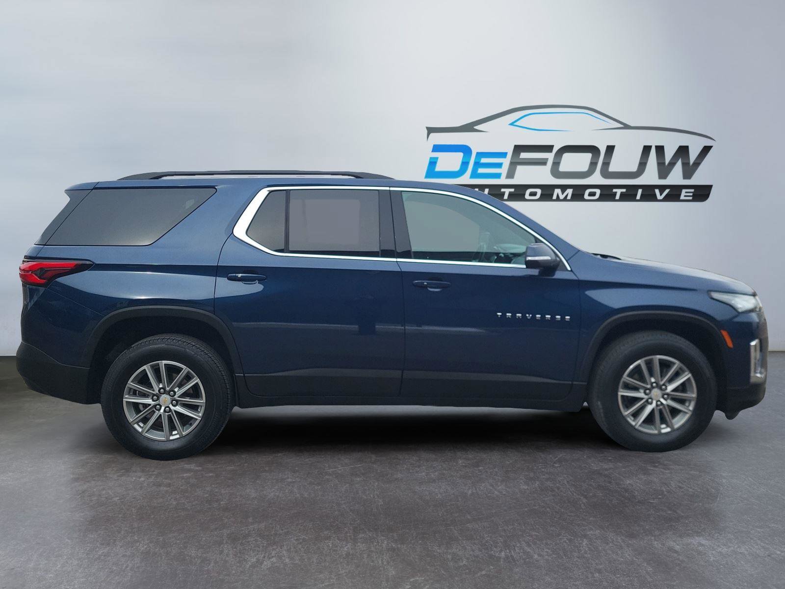 Certified 2023 Chevrolet Traverse LT image 2
