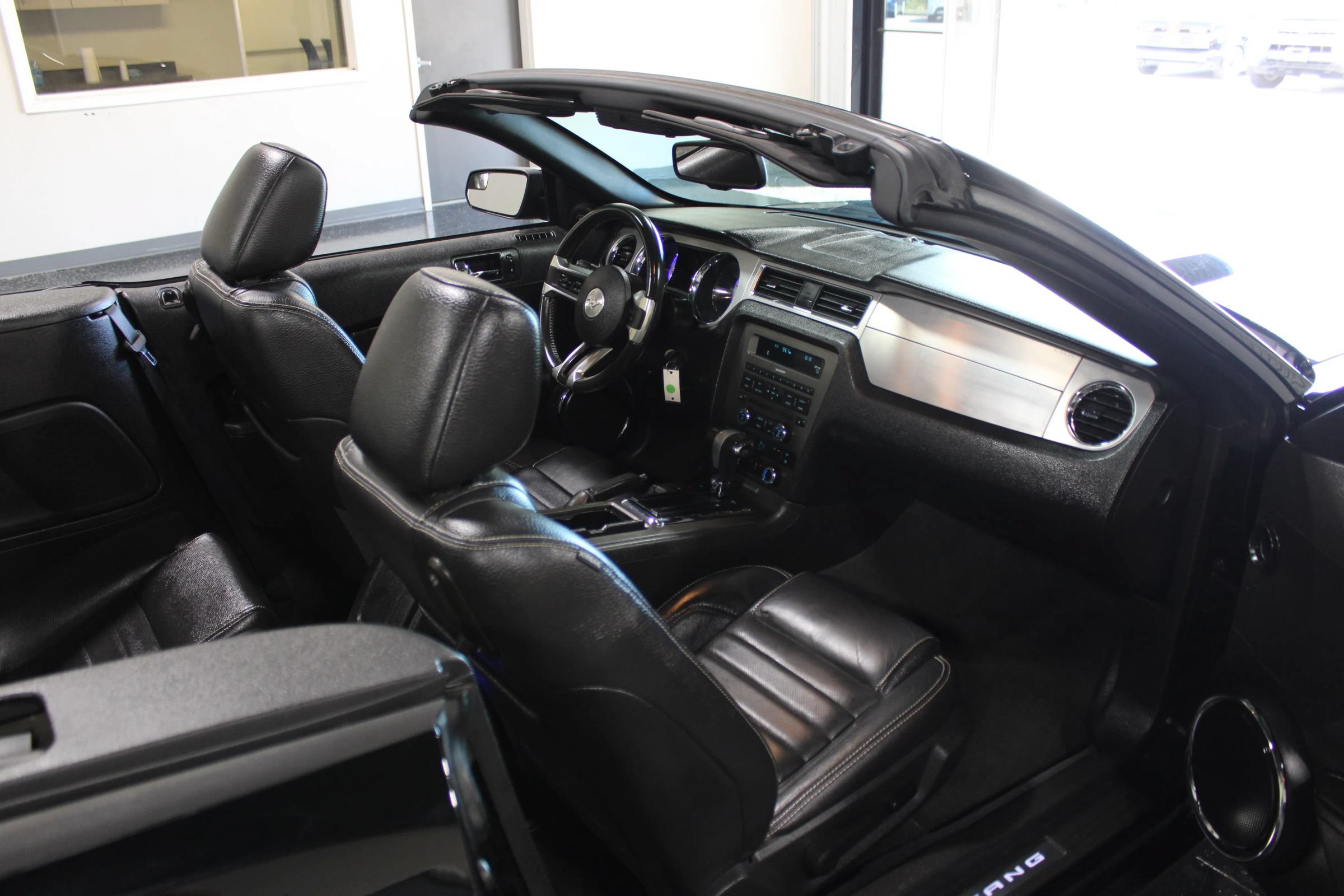 Used 2011 Ford Mustang GT Premium w/ Comfort Pkg RWD image 46