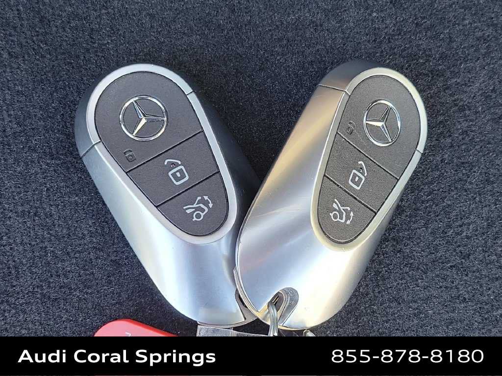 Used 2024 Mercedes-Benz GLC 300 4MATIC image 28