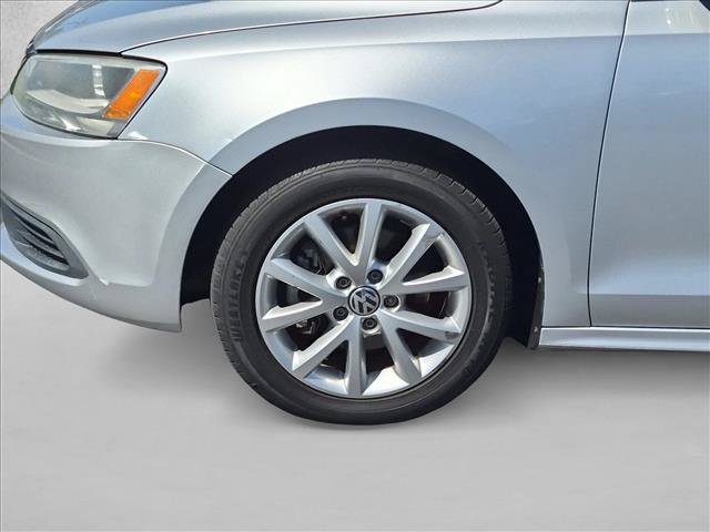 Used 2013 Volkswagen Jetta SE FWD image 23