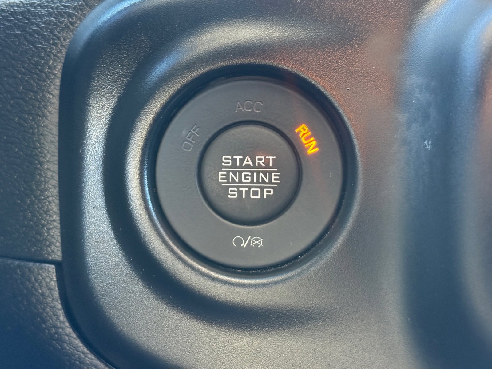 Used 2023 Jeep Gladiator Willys image 19