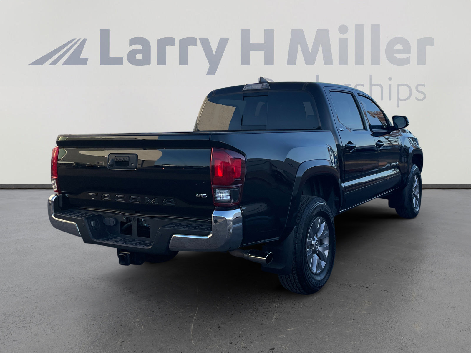 Used 2019 Toyota Tacoma SR5 RWD image 5