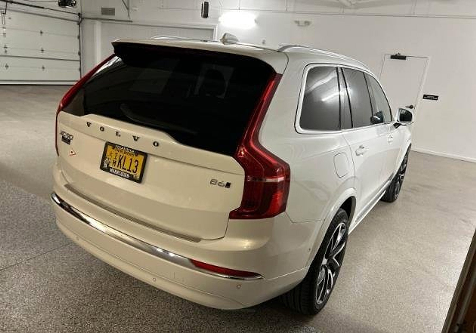 Certified 2024 Volvo XC90 B6 Ultimate w/ Protection Package Premier image 4
