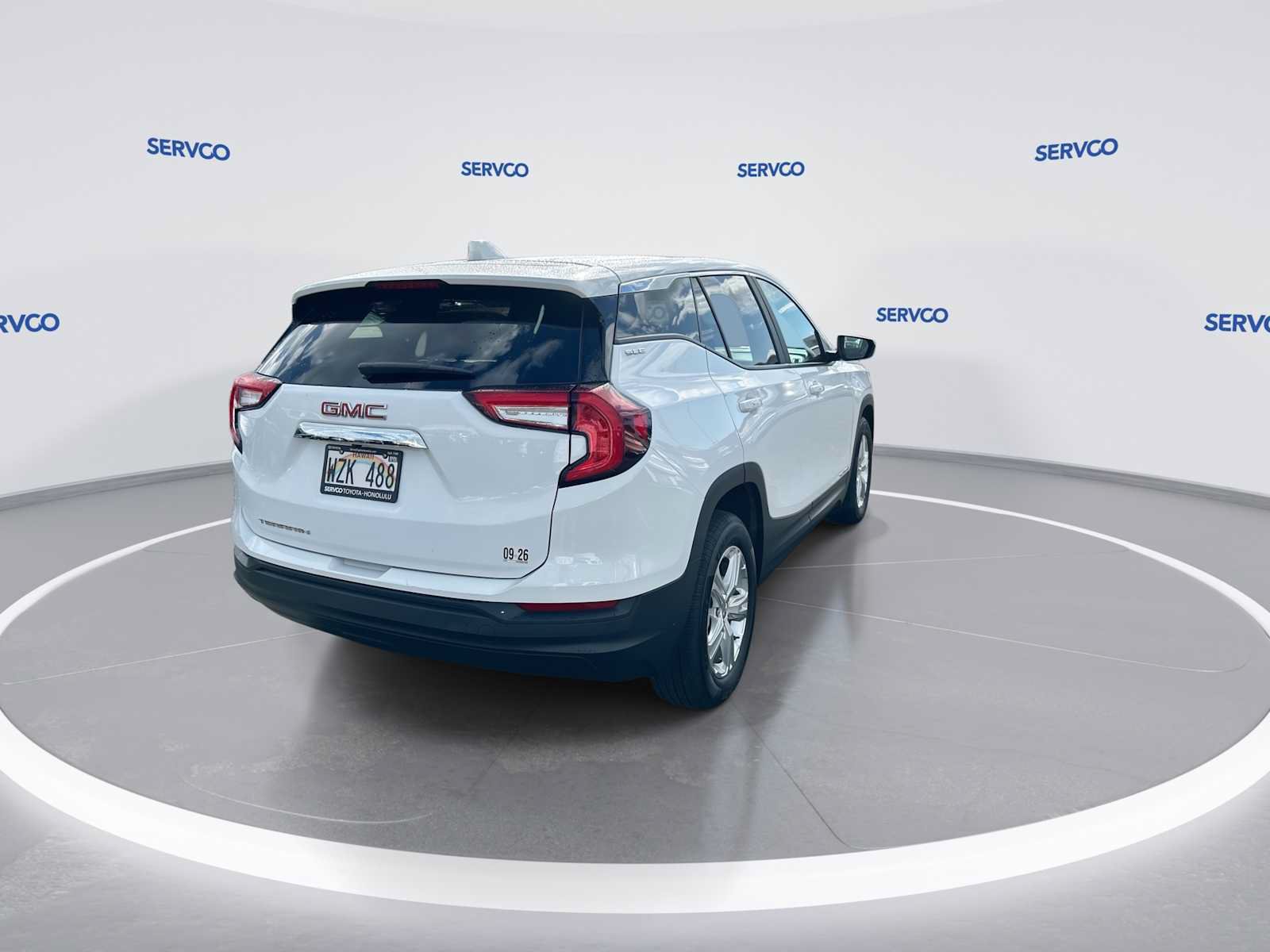 Used 2024 GMC Terrain SLE FWD image 8