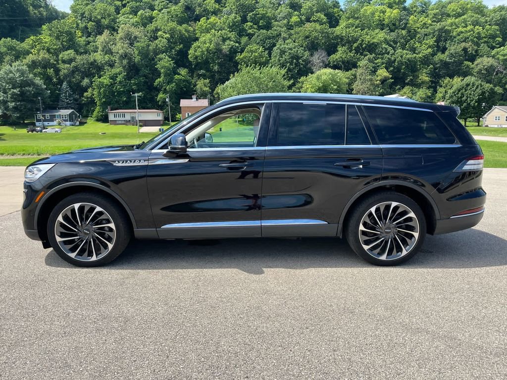 Used 2022 Lincoln Aviator Reserve w/ Equipment Group 201A image 9