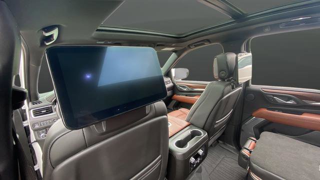 Used 2023 GMC Yukon XL Denali Ultimate w/ LPO, Floor Liner Package AWD/4WD image 30