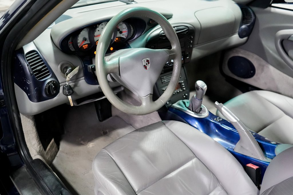 Used 2001 Porsche 911 Carrera image 9