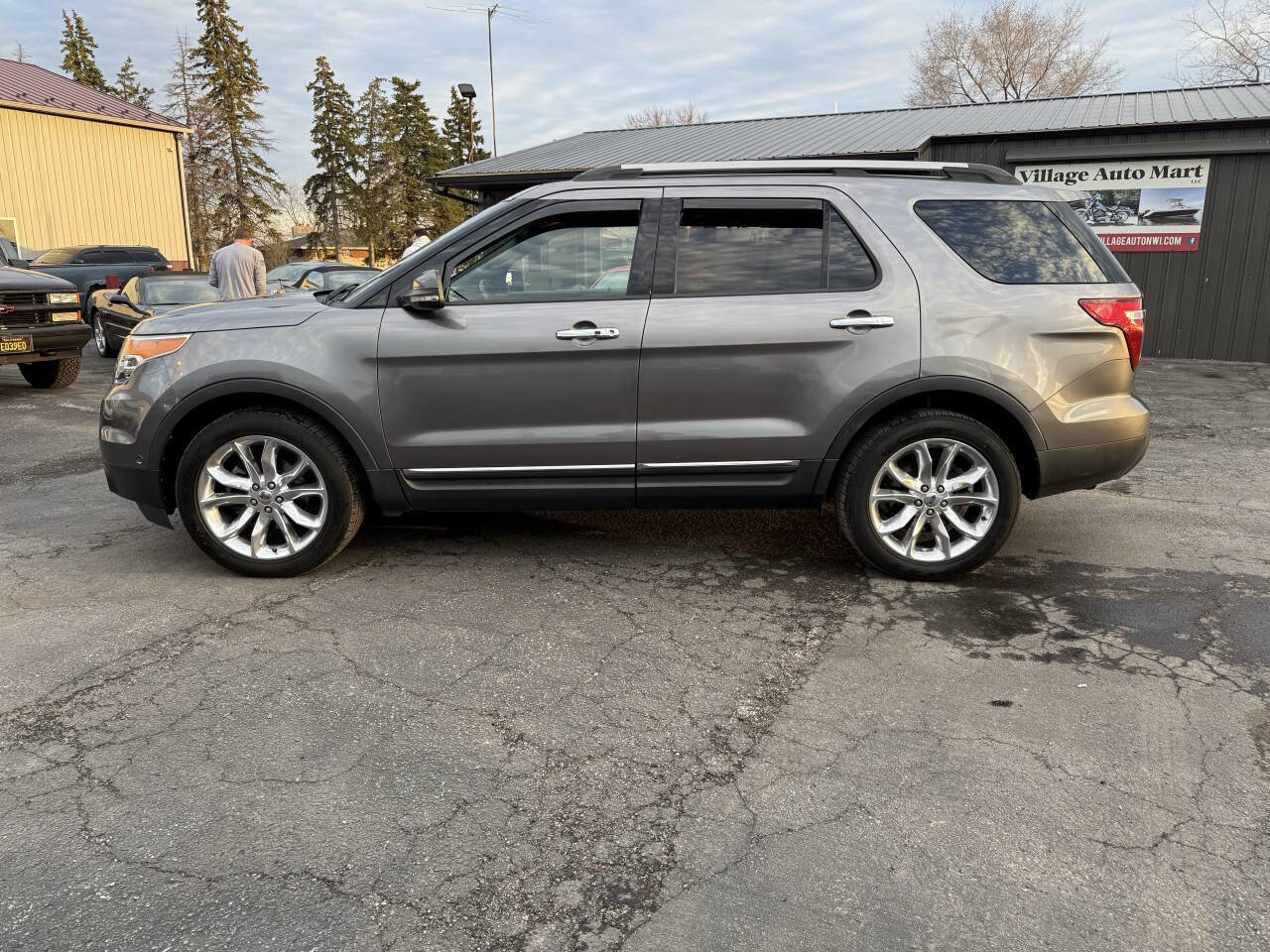 Used 2011 Ford Explorer Limited w/ 302A Rapid Spec Order Code image 2