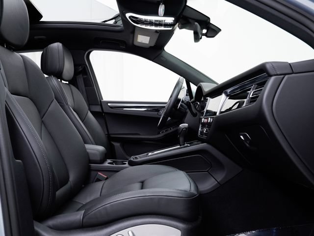 Certified 2026 Porsche Macan AWD/4WD image 41