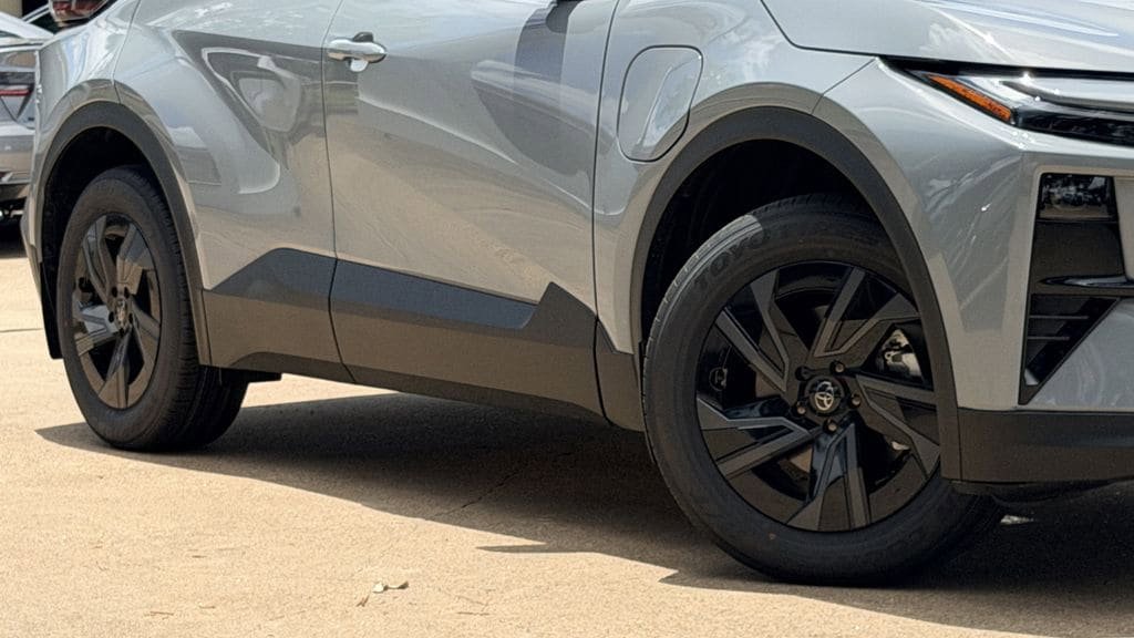 New 2026 Toyota C-HR AWD/4WD image 4