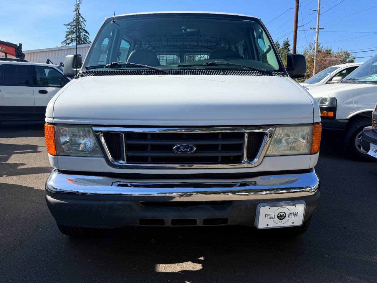 Used 2006 Ford E-350 and Econoline 350 Super Duty RWD image 3