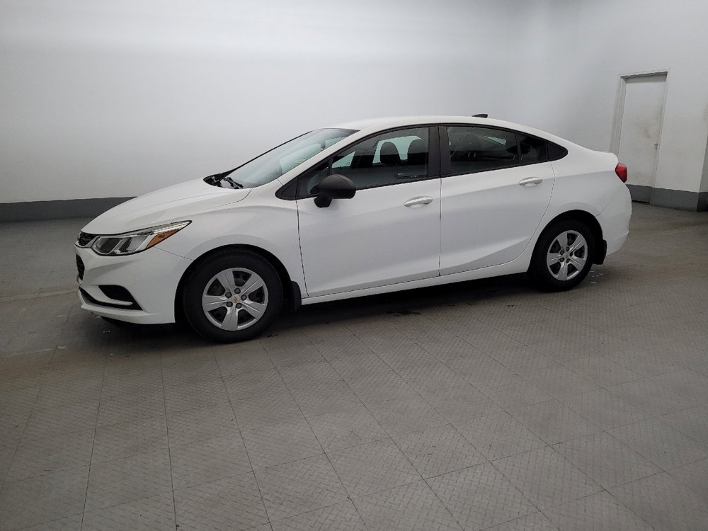 Used 2018 Chevrolet Cruze LS image 2