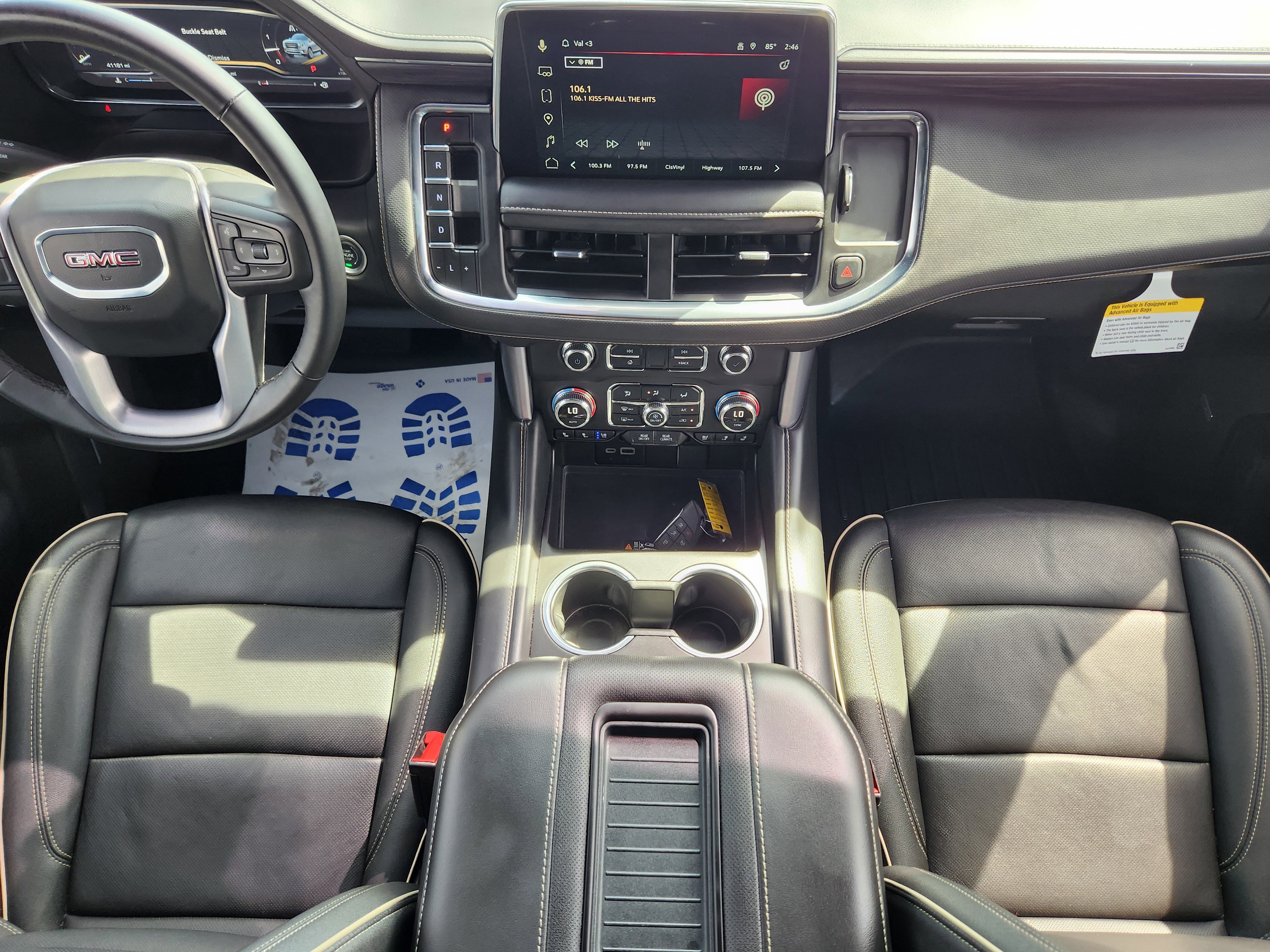 Used 2024 GMC Yukon SLT w/ SLT Luxury Package image 18
