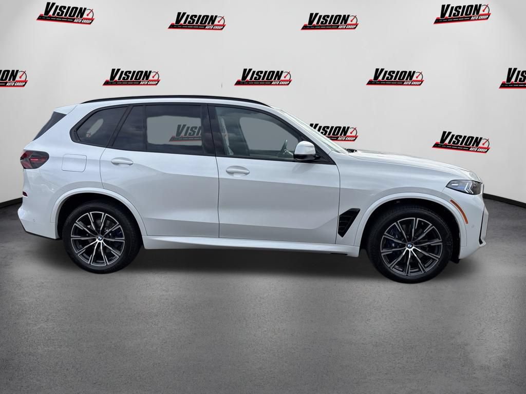 Used 2024 BMW X5 xDrive40i w/ M Sport Package AWD/4WD image 4