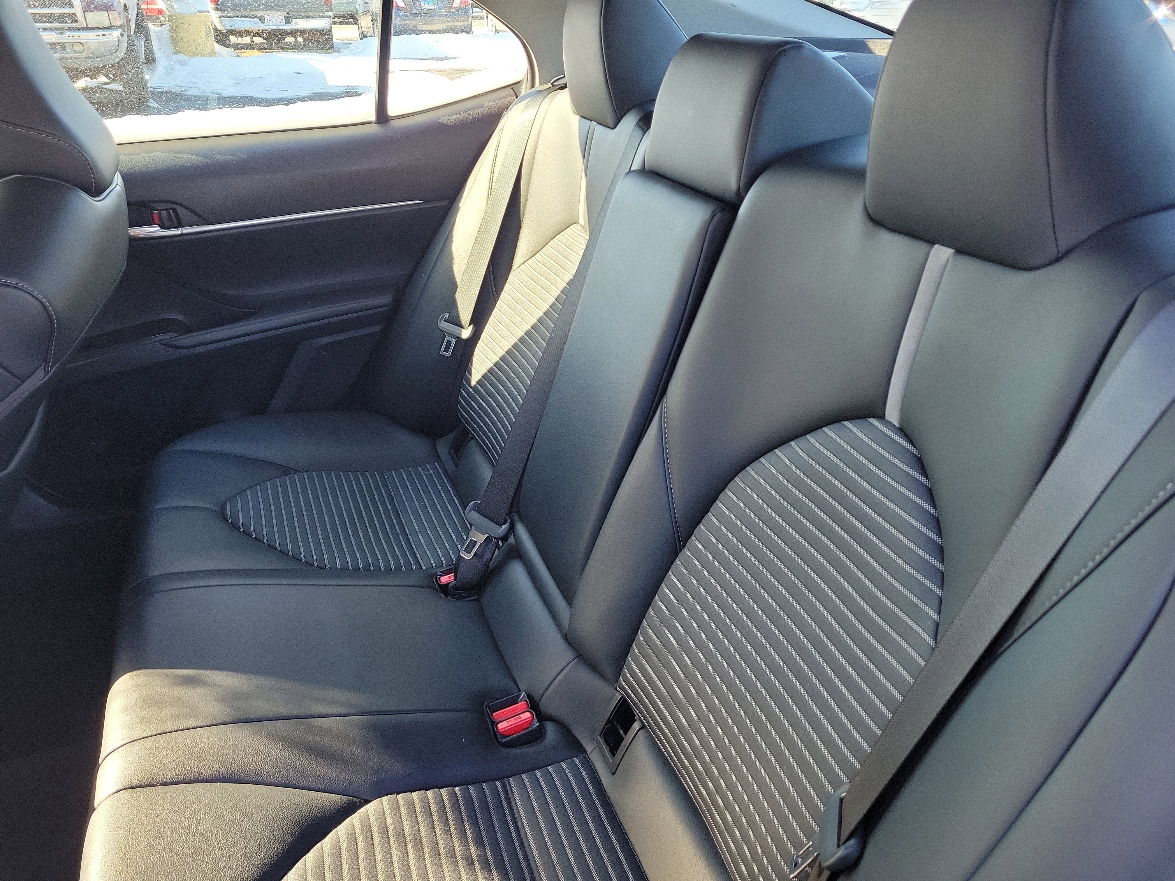 Used 2023 Toyota Camry SE w/ Cold Weather Package image 7