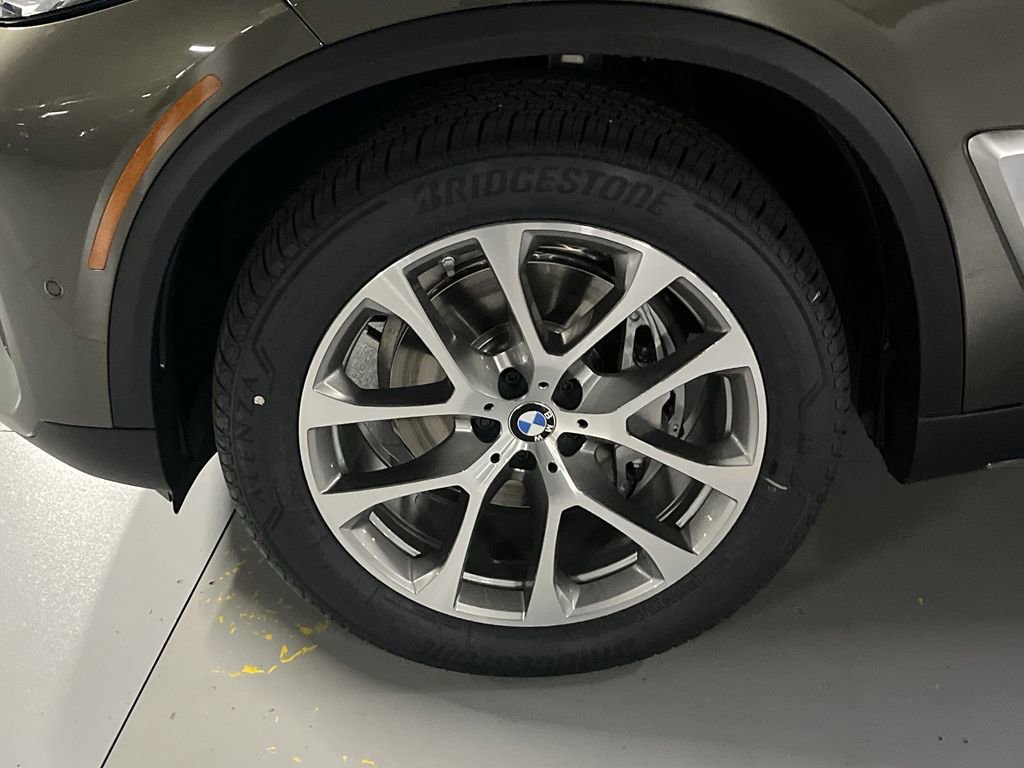 New 2026 BMW X5 xDrive40i w/ Premium Package image 10