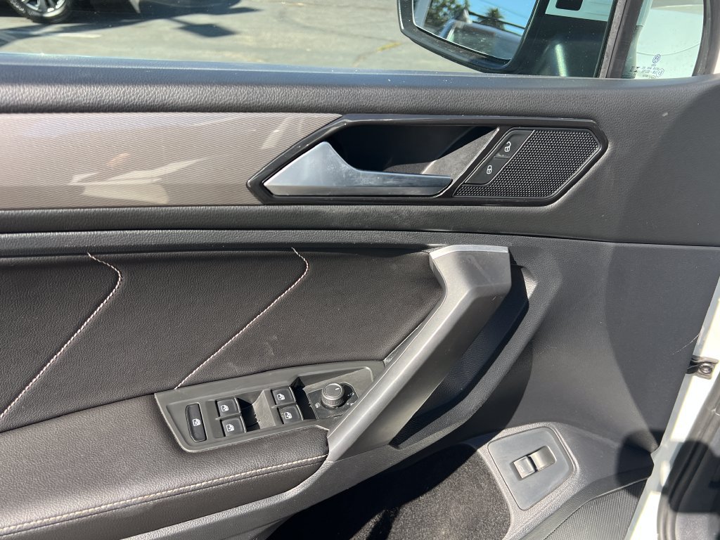 Used 2024 Volkswagen Tiguan SE AWD/4WD image 23