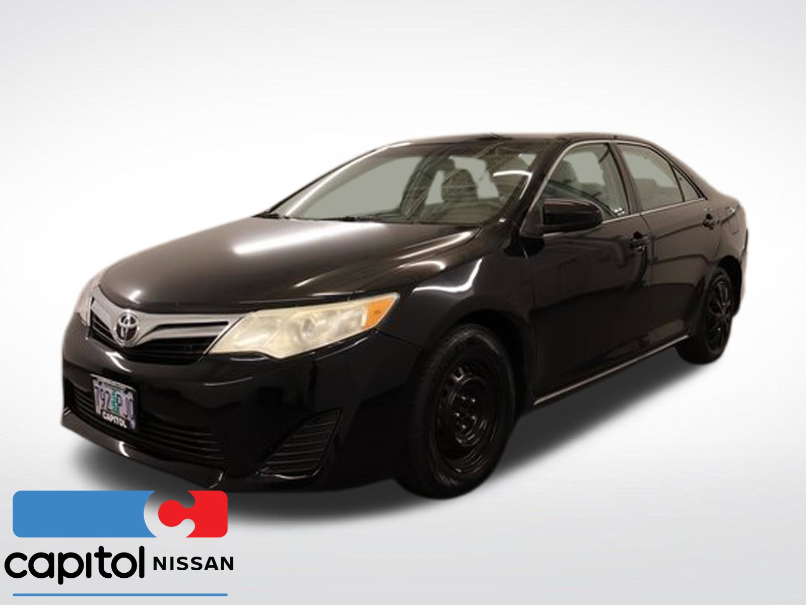 Used 2012 Toyota Camry LE FWD image 5