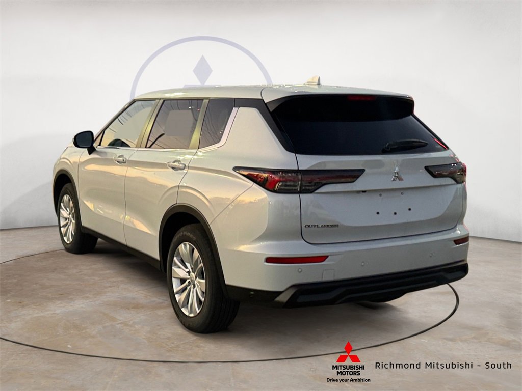 New 2026 Mitsubishi Outlander ES image 5