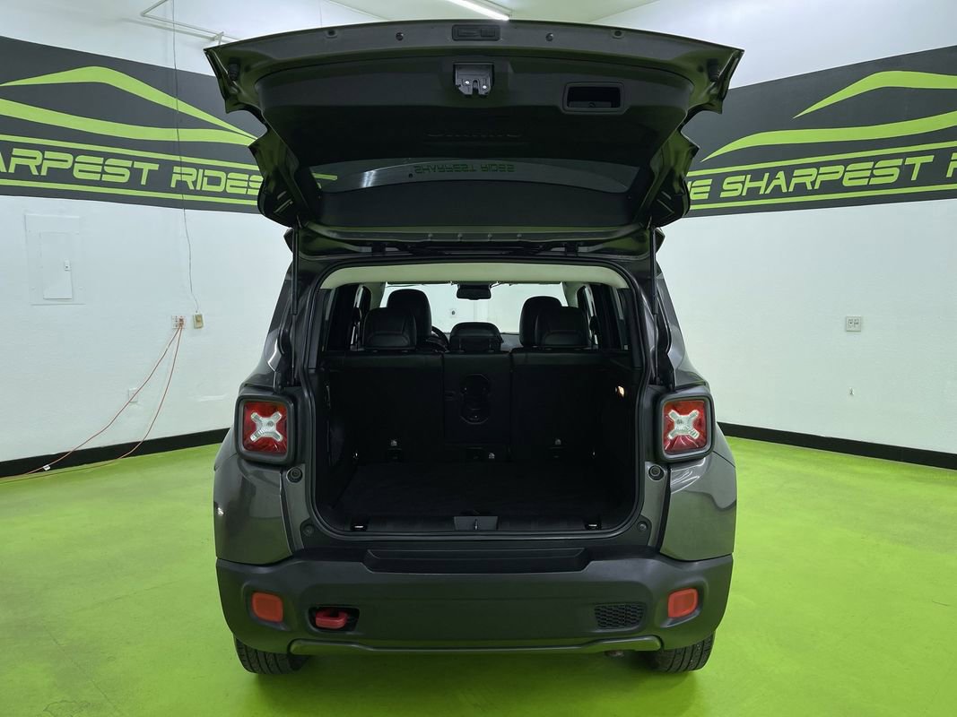 Used 2016 Jeep Renegade Trailhawk w/ Premium Trailhawk Package image 9