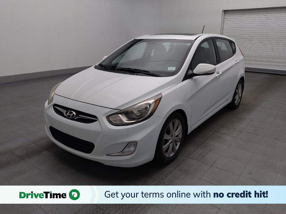 Used 2013 Hyundai Accent SE FWD image 1