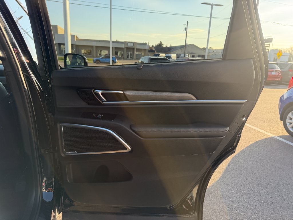 Used 2024 Kia Telluride SX X-Pro AWD/4WD image 24