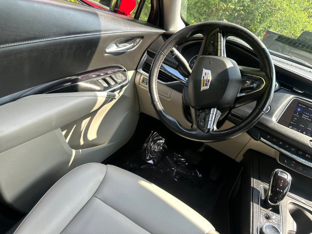 Used 2023 Cadillac XT4 Luxury w/ LPO, Onyx Lite Package AWD/4WD image 22