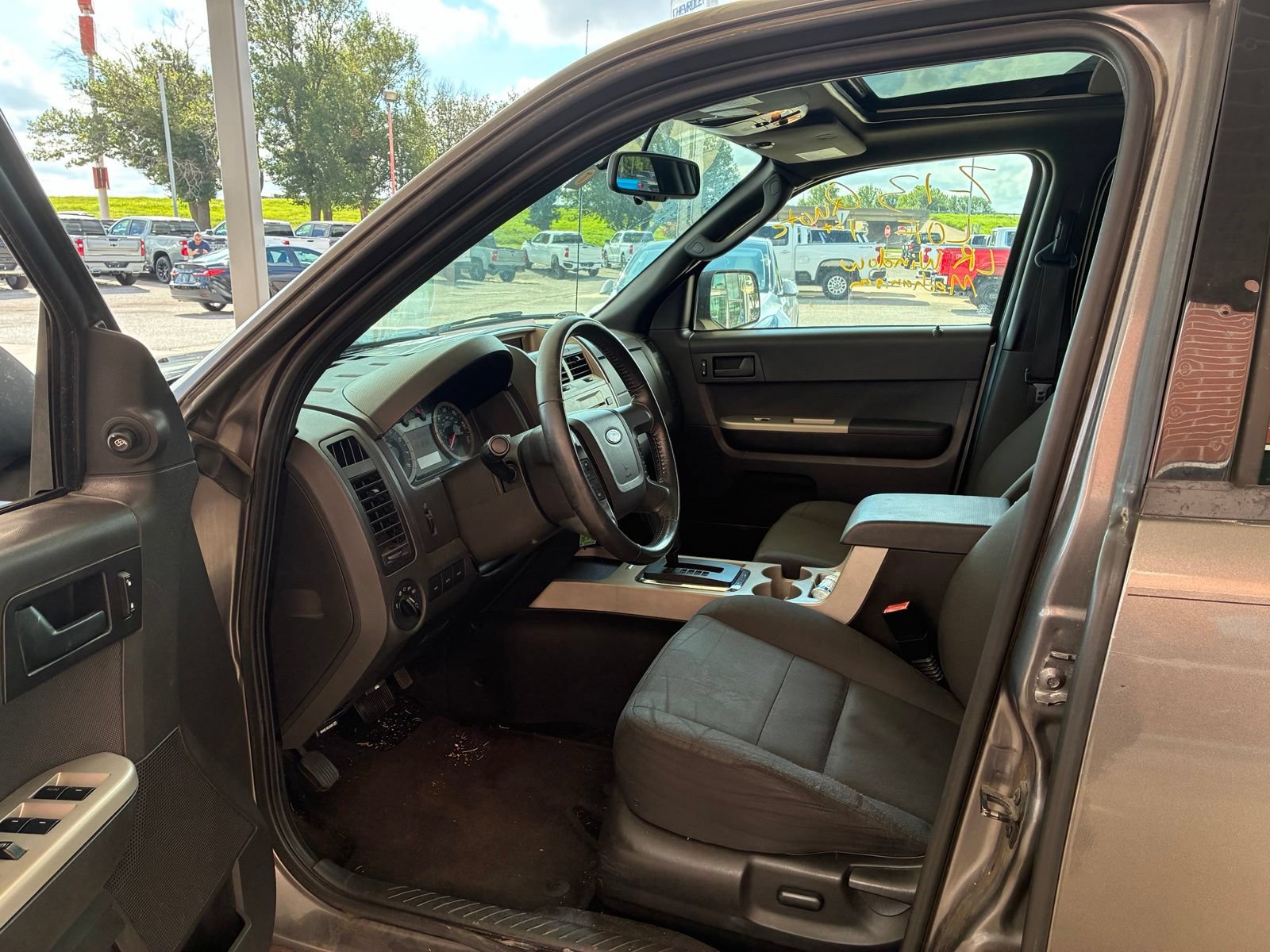 Used 2012 Ford Escape XLT FWD image 2
