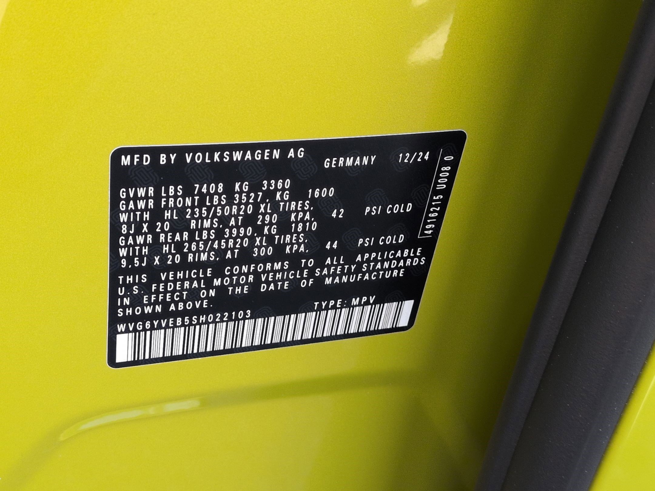 Used 2025 Volkswagen ID. Buzz 1st Edition image 36