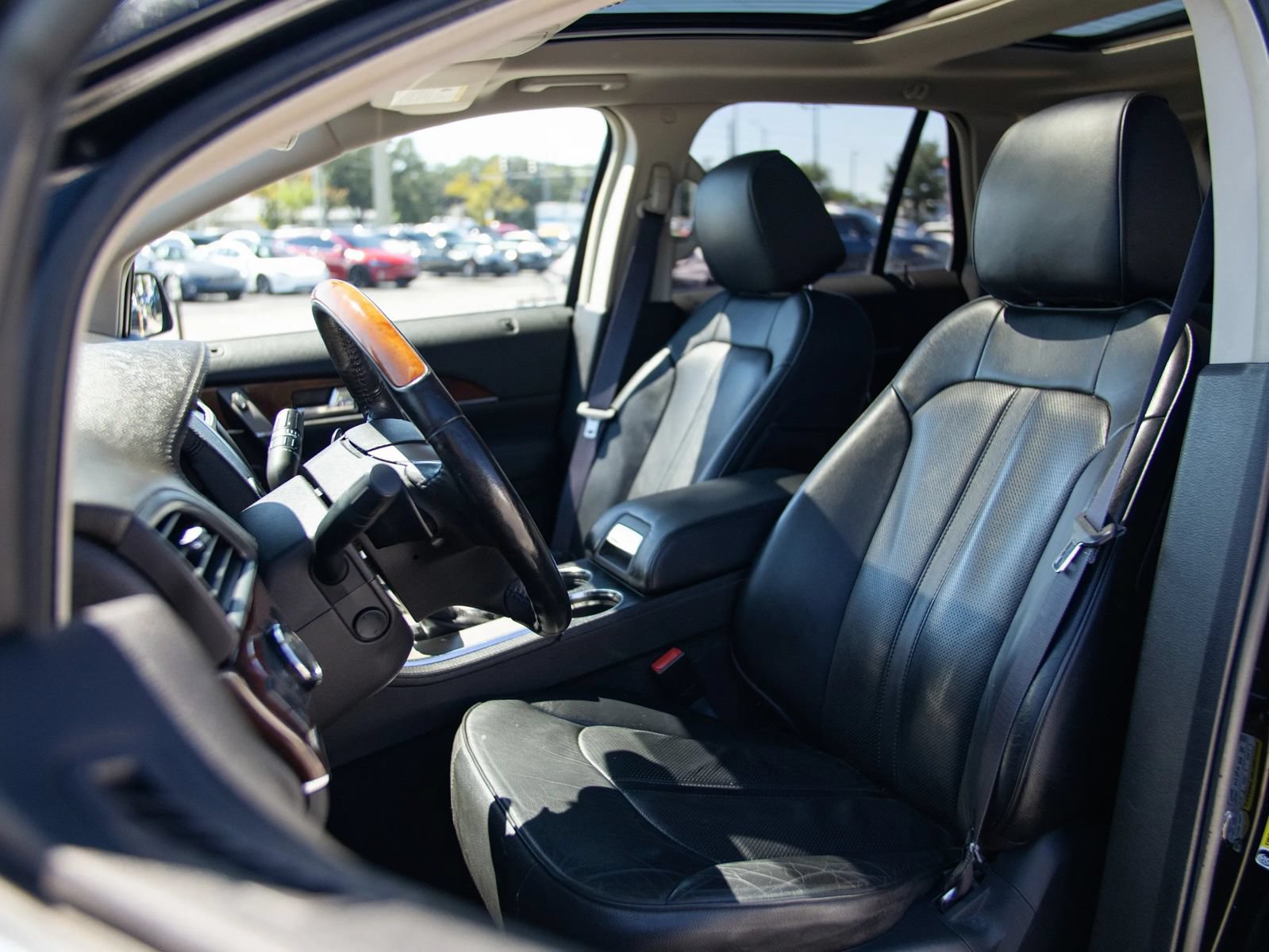 Used 2015 Lincoln MKX AWD w/ Equipment Group 102A image 15