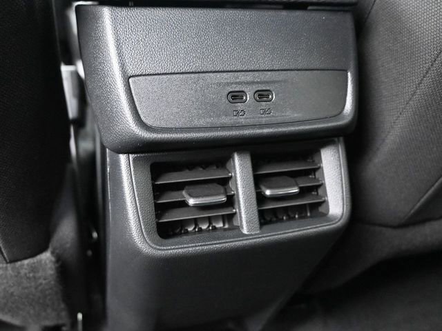 Used 2026 Chevrolet Equinox LT AWD/4WD image 32