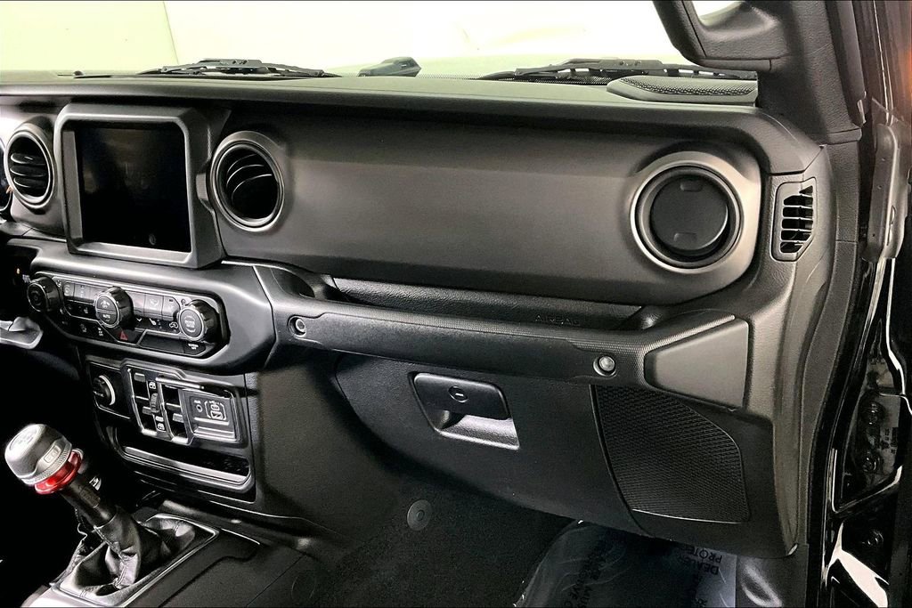 Used 2023 Jeep Gladiator Willys image 16