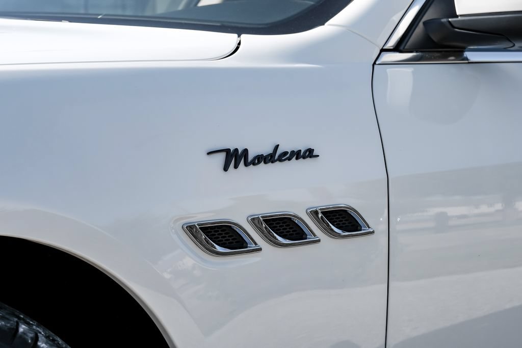 Used 2022 Maserati Quattroporte Modena RWD image 63