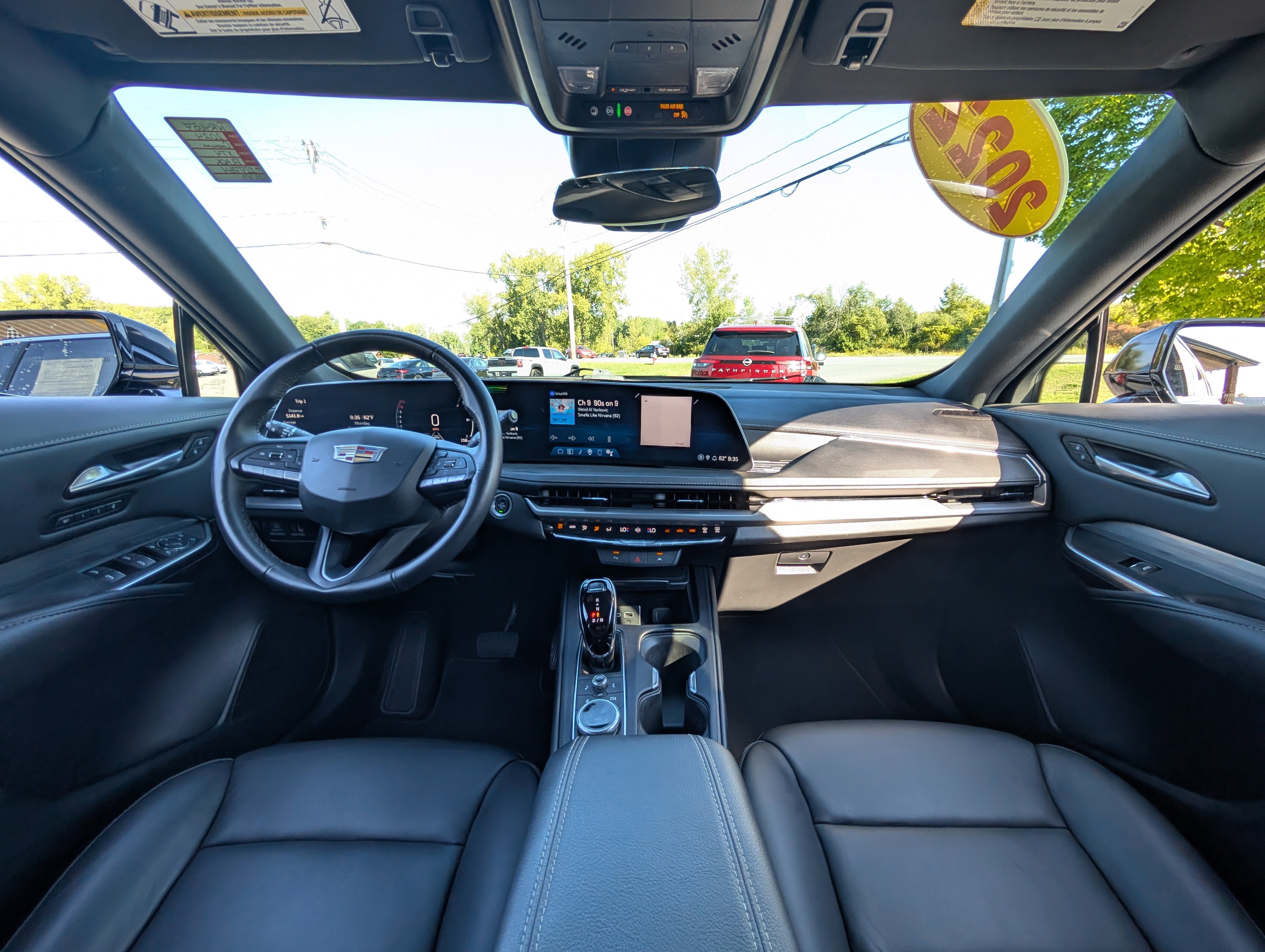 Used 2024 Cadillac XT4 Premium Luxury image 2