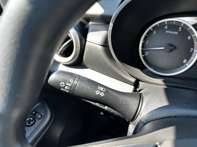 Used 2024 Nissan Versa S w/ Trunk Package image 25