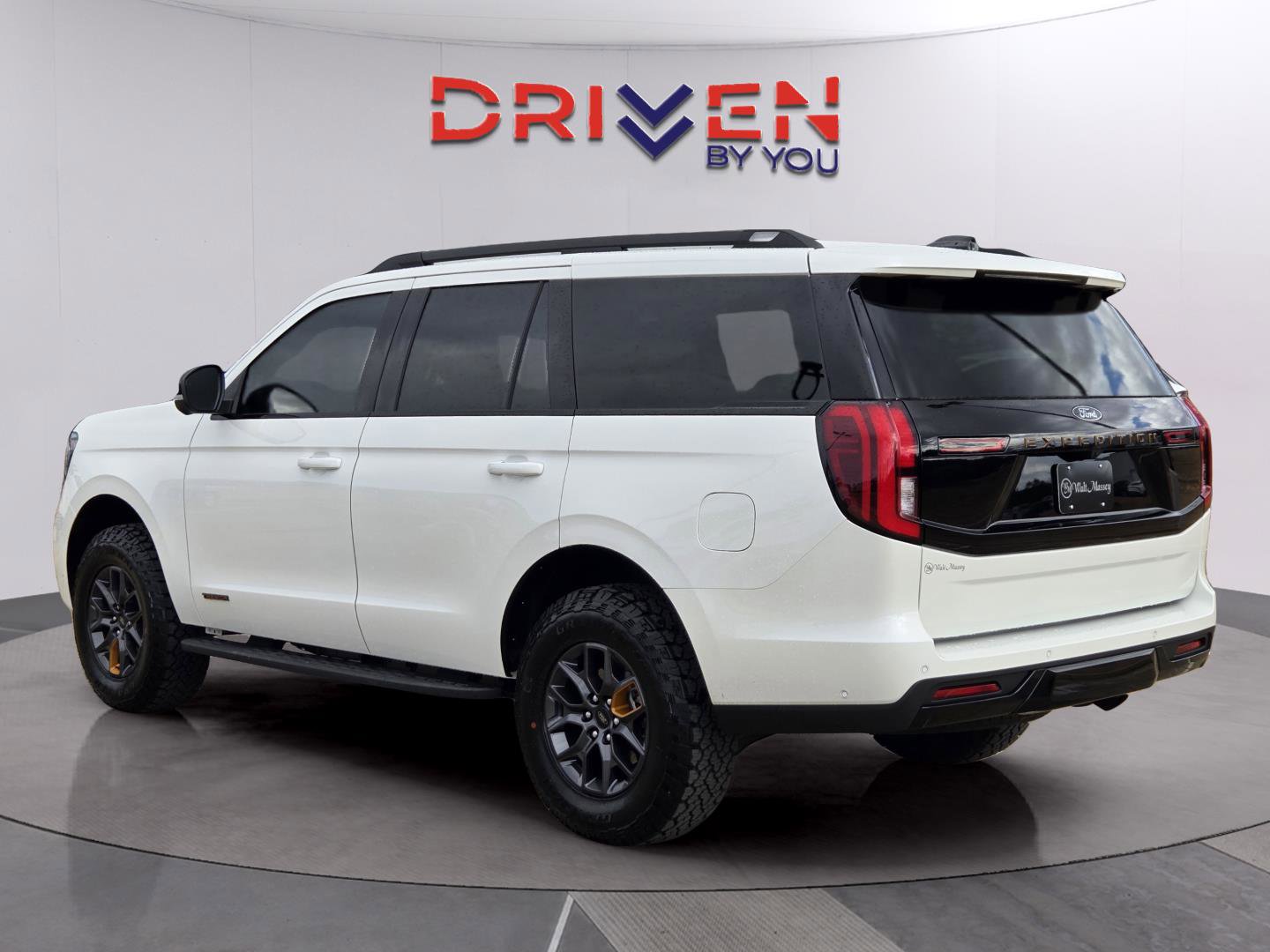 Used 2025 Ford Expedition Tremor image 3