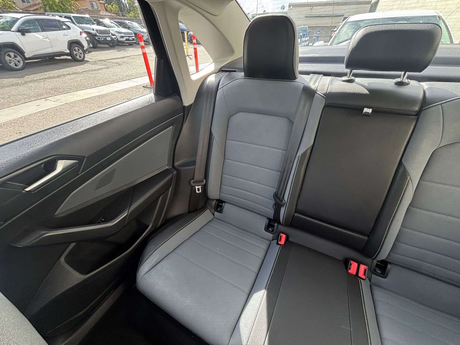 Used 2025 Volkswagen Jetta SE image 39