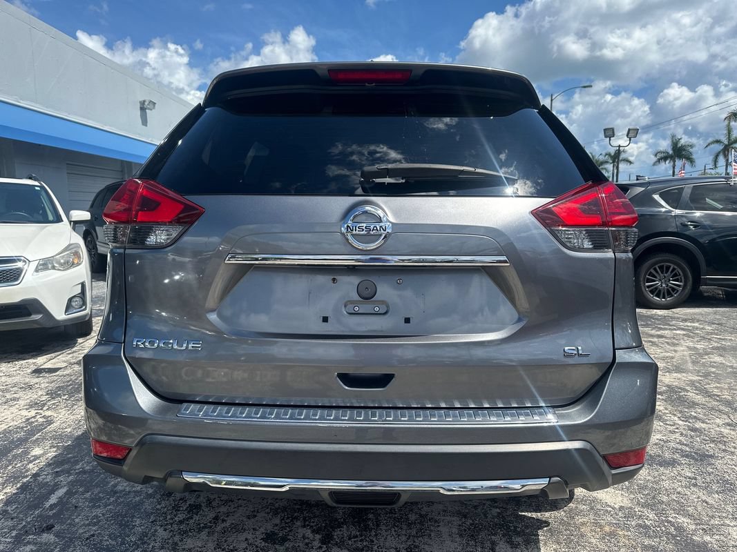 Used 2017 Nissan Rogue SL w/ SL Premium Package FWD image 6