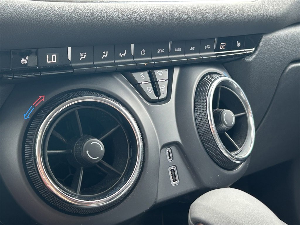 Used 2025 Chevrolet Blazer LT image 29