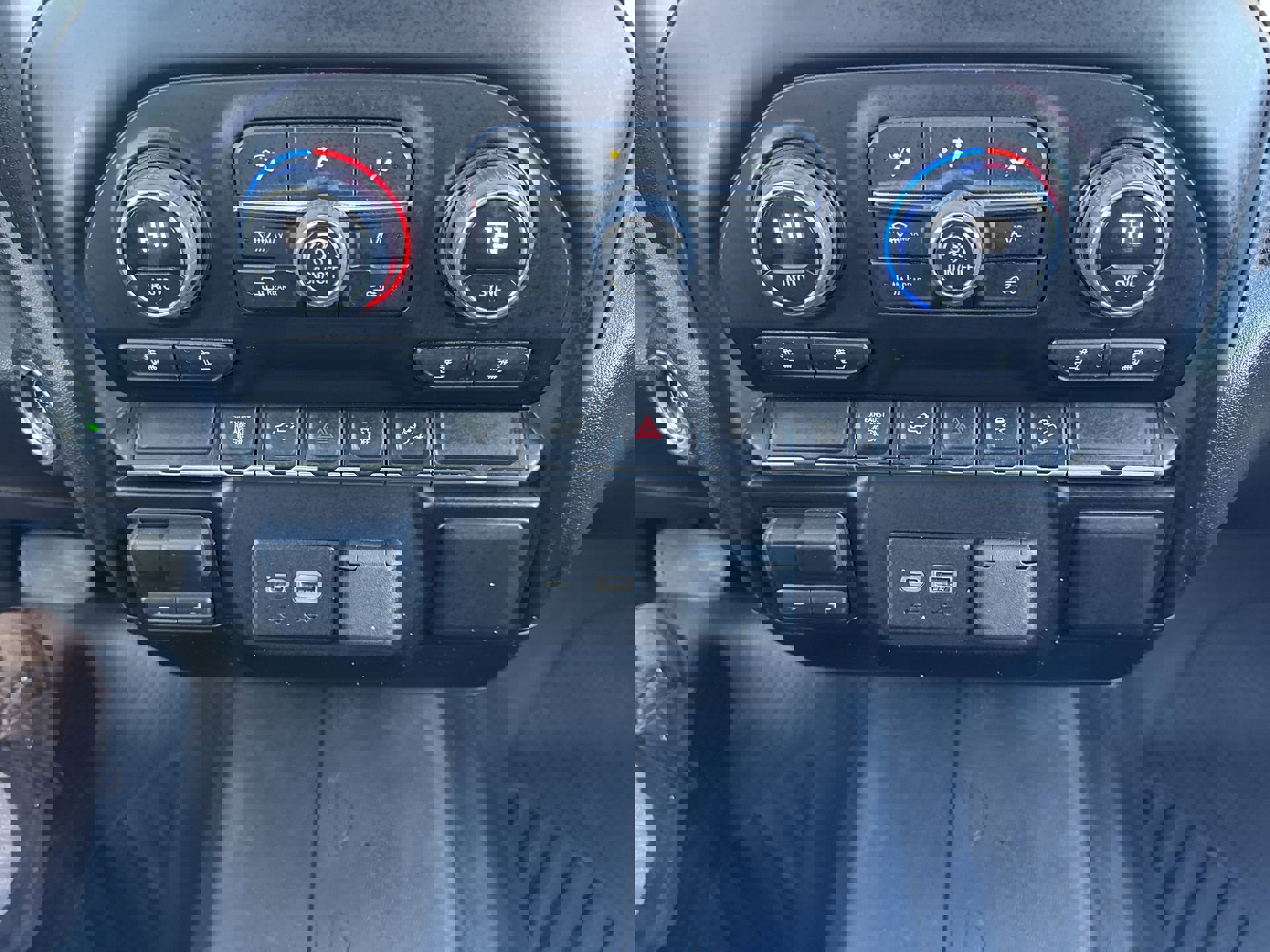 Used 2023 Chevrolet Silverado 2500 LT w/ Convenience Package image 18