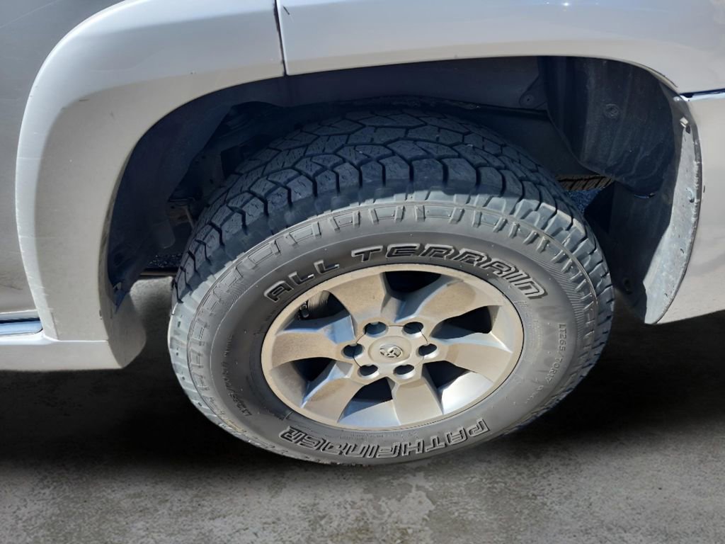 Used 2011 Toyota 4Runner SR5 w/ Premium Pkg w/Leather AWD/4WD image 12