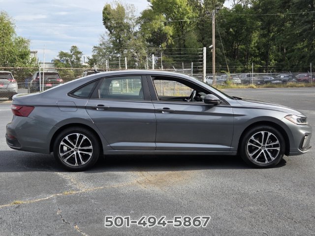 Used 2025 Volkswagen Jetta Sport FWD image 6