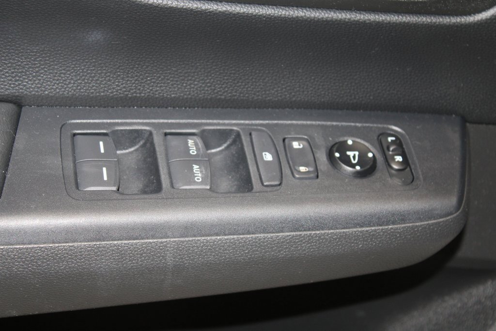 Used 2023 Honda CR-V EX image 9