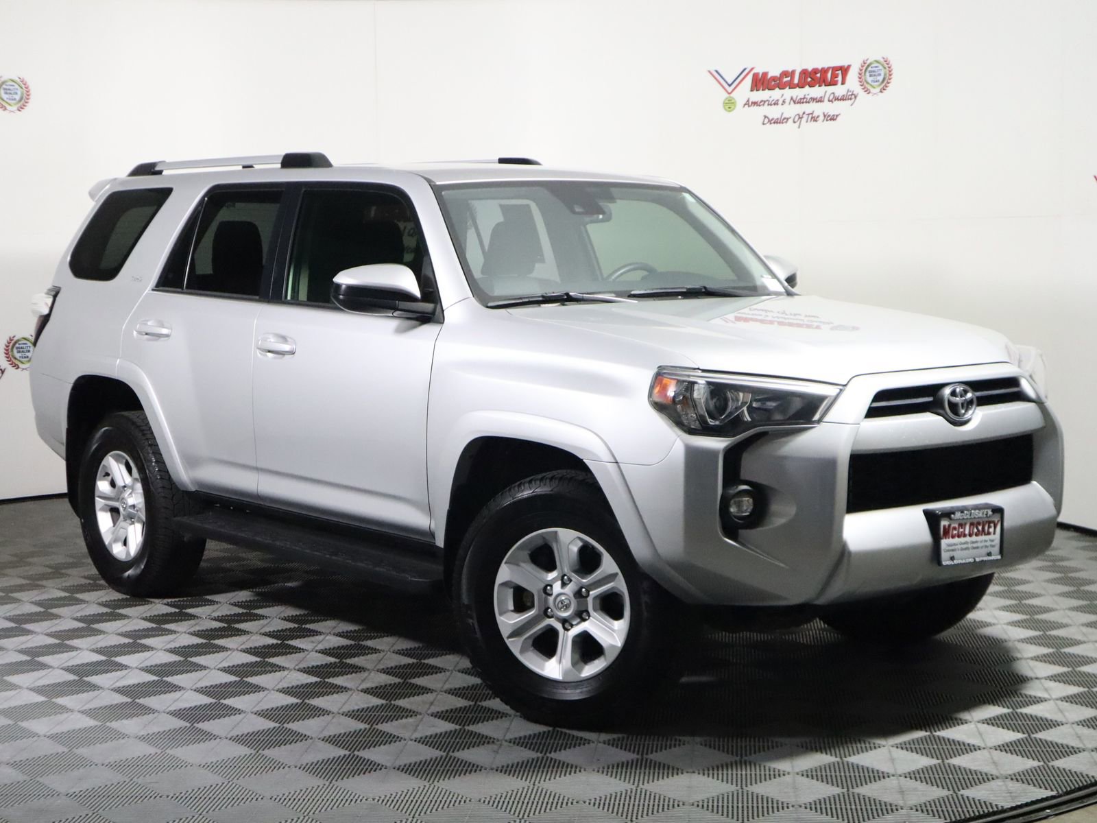 Used 2024 Toyota 4Runner SR5 image 3
