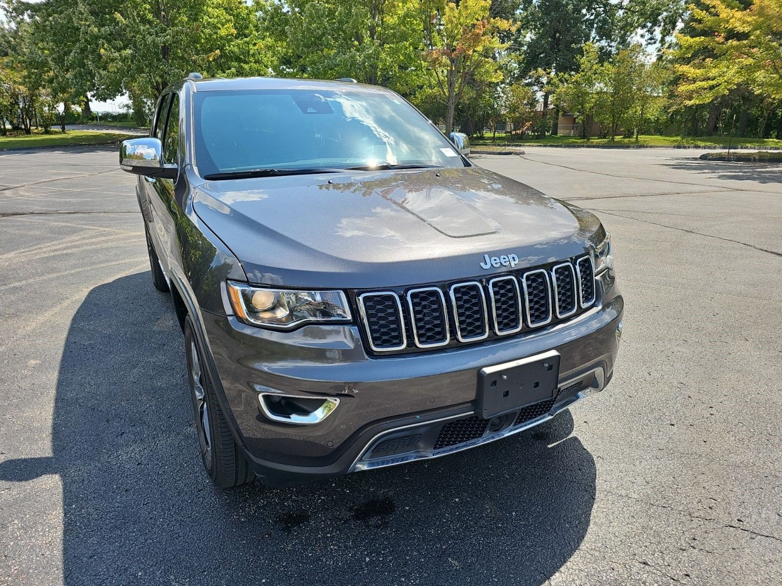 Used 2020 Jeep Grand Cherokee Limited AWD/4WD image 8