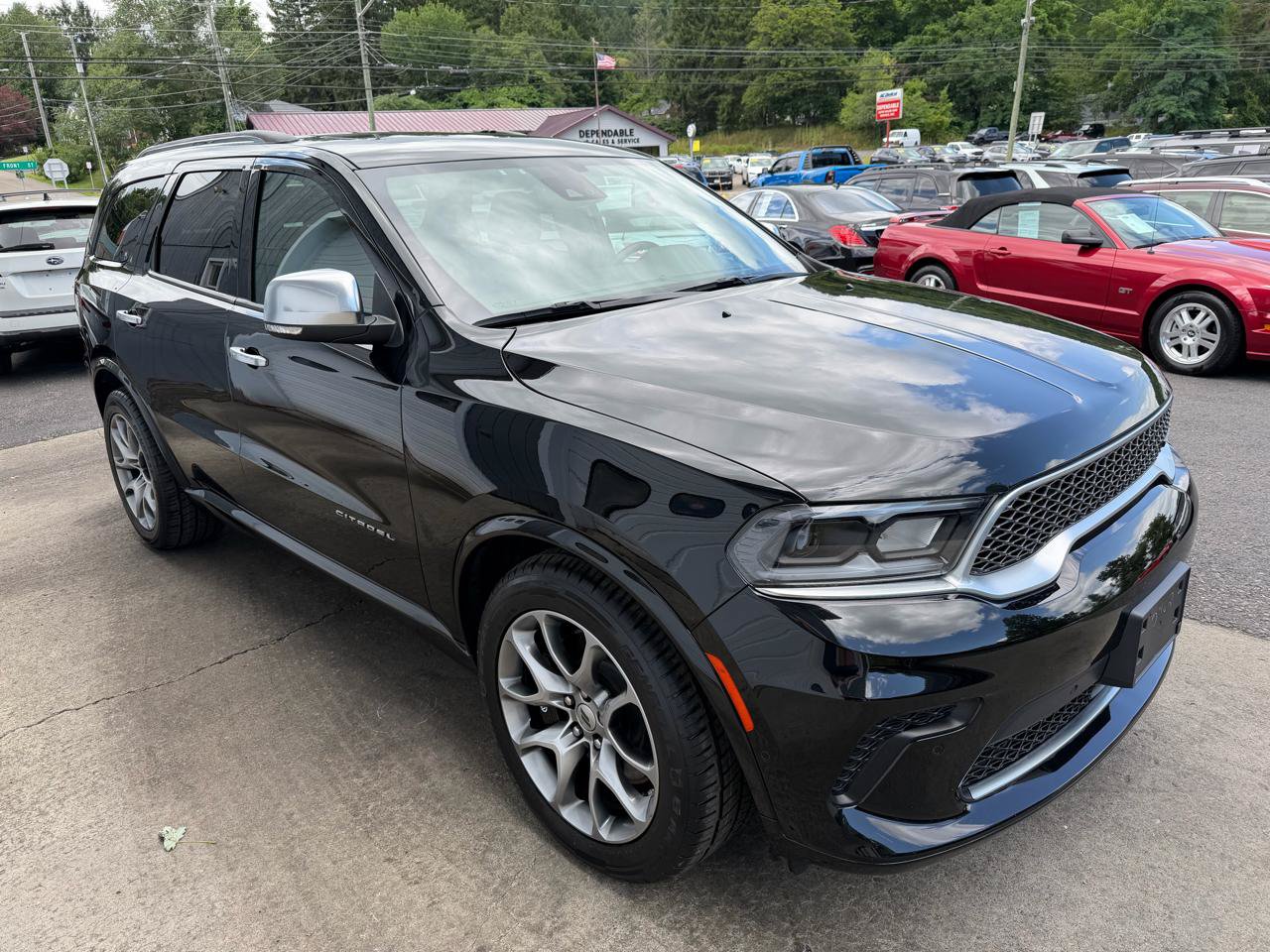 Used 2024 Dodge Durango Citadel w/ Tow 'N Go Group AWD/4WD image 3