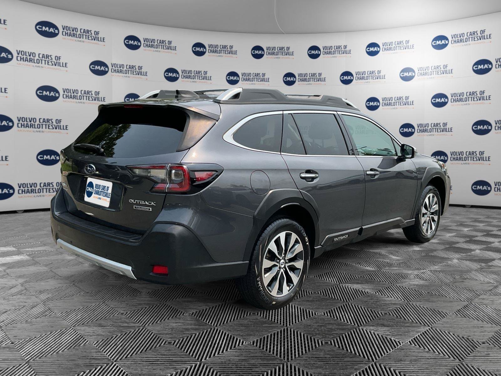 Used 2024 Subaru Outback Touring AWD/4WD image 5